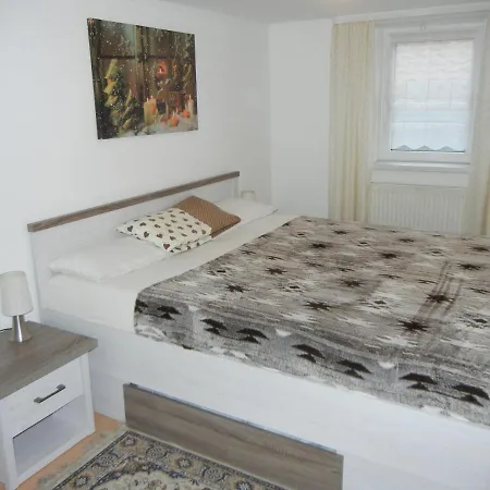 Haus Wacker - Und 3* Züschen