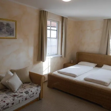 Haus Wacker - Und Penzion